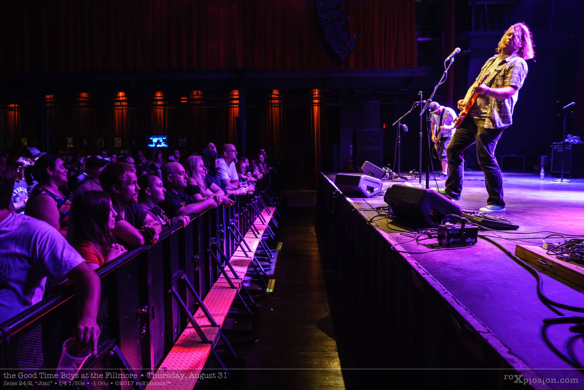 Lithium performing live on stage